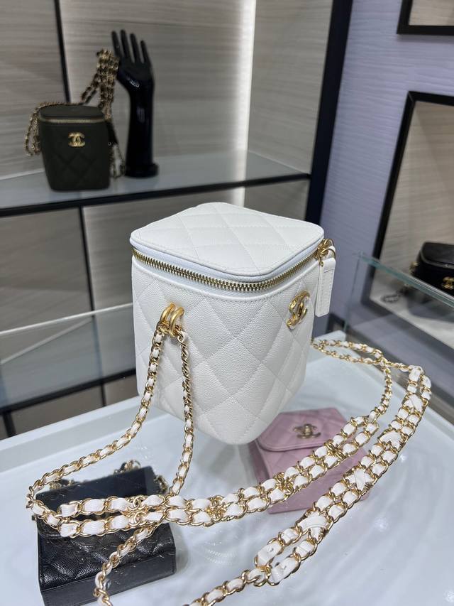No returns or exchanges. Ohanel 22K New Double Chain Box Bag with Caviar Finish.