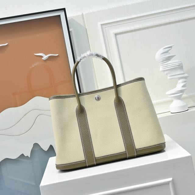 31 Garden Bag: Canvas and Togo Leather Patchwork. Each color combination is incr