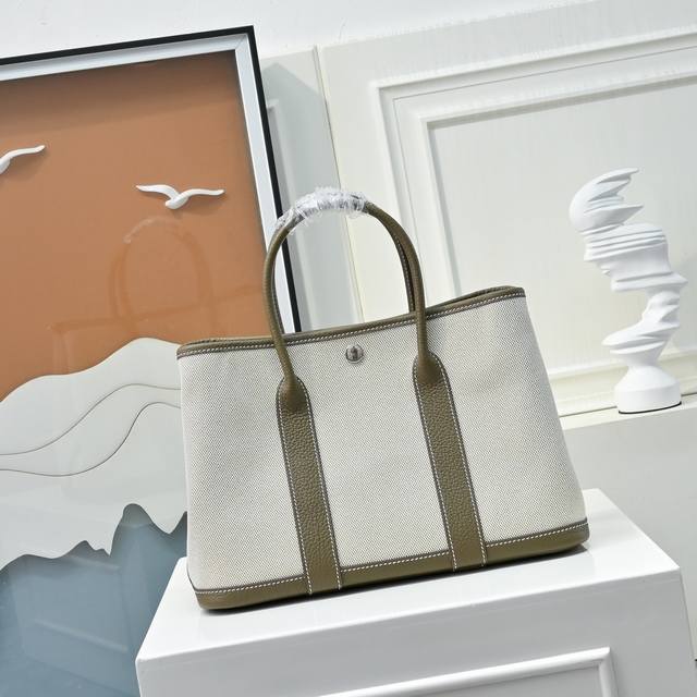 31 Garden Bag, canvas and Togo leather, each color combination is incredibly sop