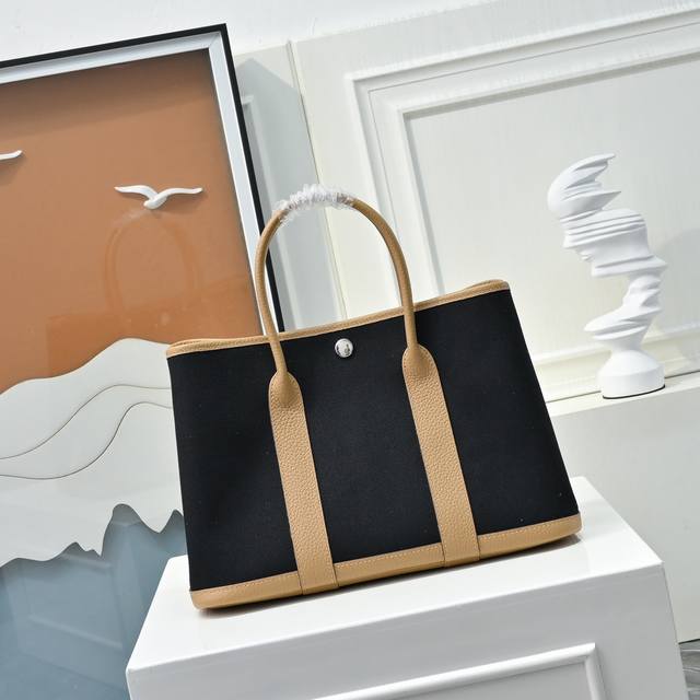 31 Garden Bag: Canvas and Togo Leather Patchwork. Each color combination is incr