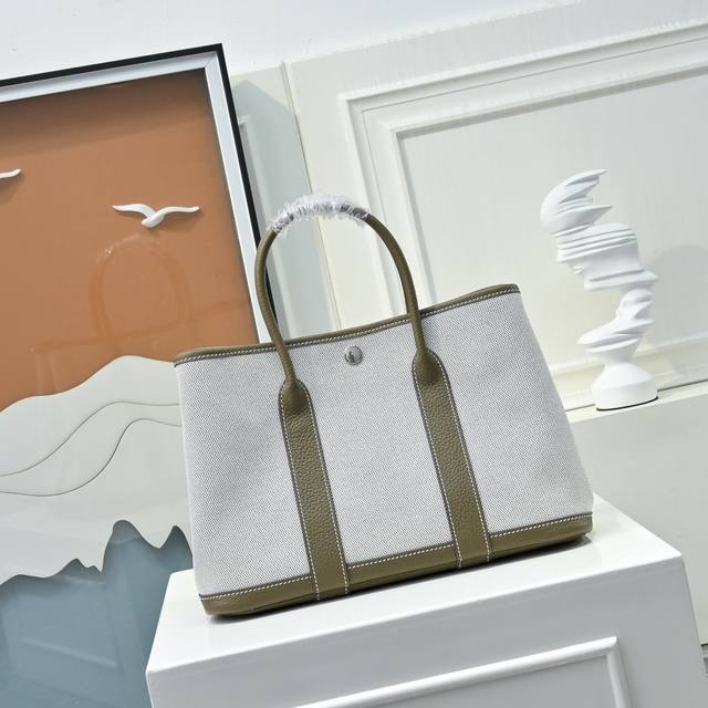 31 Garden Bag, canvas and Togo leather, each color combination is incredibly sop