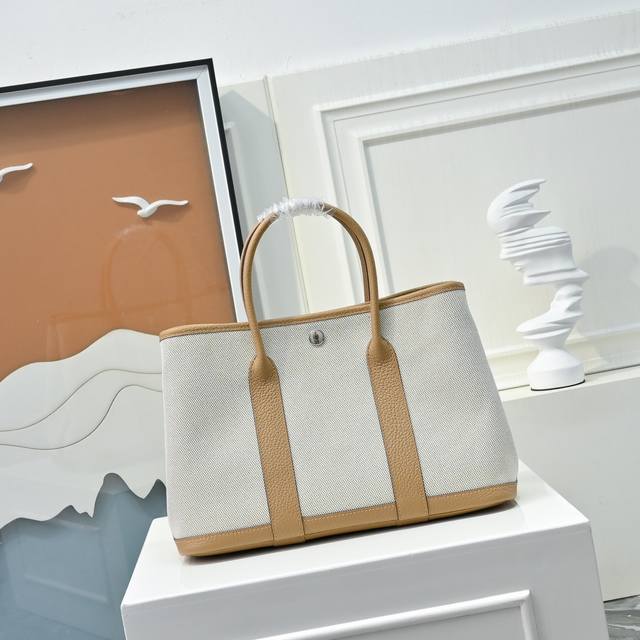 31 Garden Bag: Canvas and Togo Leather Patchwork. Each color combination is incr