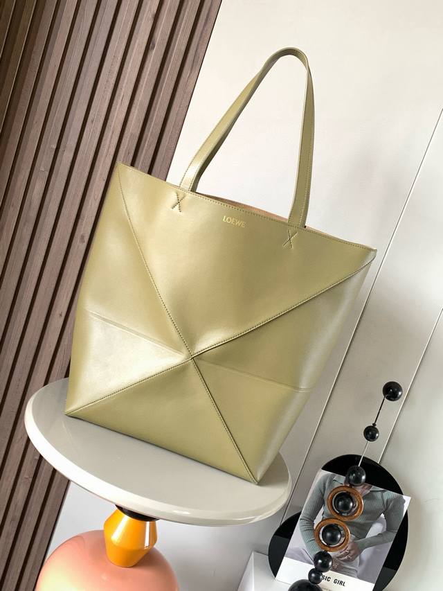 Large New Glossy Calfskin Tote Bag Puzzle Fold Handbag. This large tote bag feat