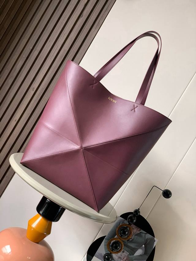 Large New Glossy Calfskin Tote Bag Puzzle Fold Handbag. This large tote bag feat