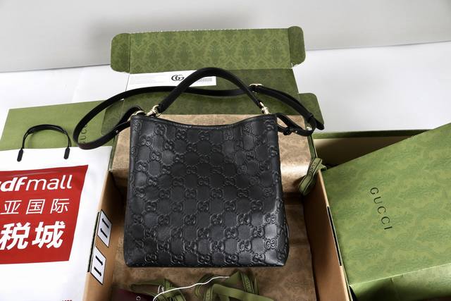 Price and Volume Introduction: The Gg Emblem series reinterprets the brand's tim