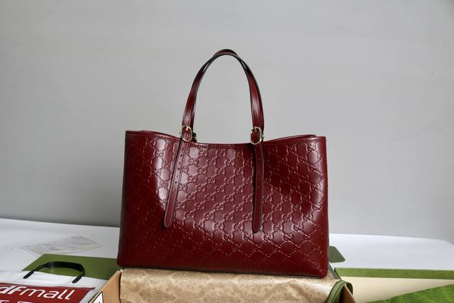 High-volume price Introduction: This shopping bag combines the brand's signature