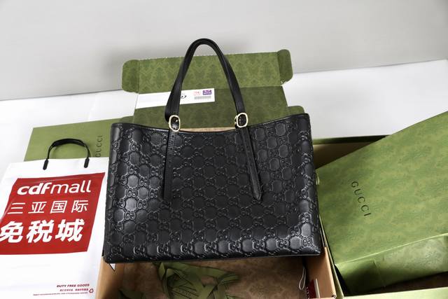 High-volume selling price. Description: This shopping bag combines the brand's s