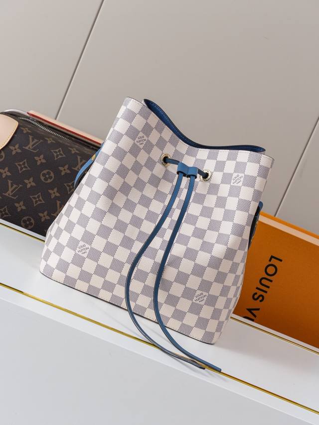 Dynamic 163C01 Chip N40153 White Checkered Blue Top-Tier Original Single M44022