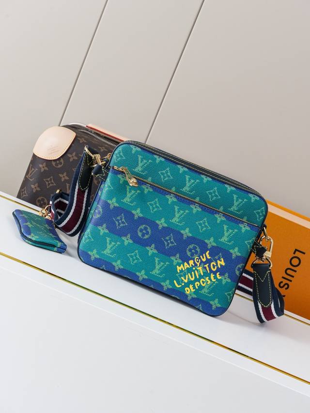 Dynamic 163C01 Chip M26026 Green Flower Top Original Individual Background Real