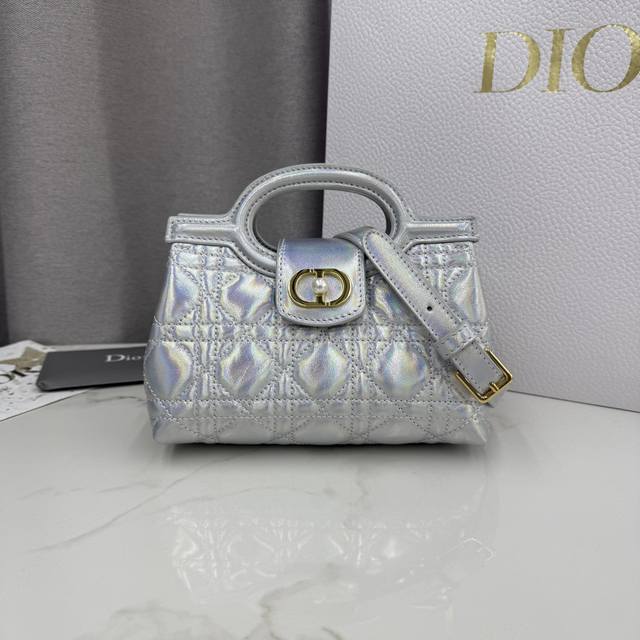 Top-quality replica of the Dior Jolie Top Handle mini chain handbag, a new piece