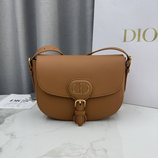 Top-tier replica of this Dior Bobby handbag, a new addition to the 2025 Early Sp