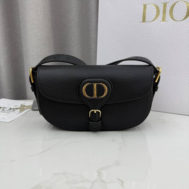 Top-tier replica of the Dior Bobby East-West handbag, a new addition to the 2025