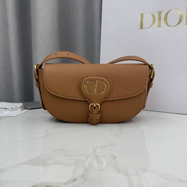 Top-tier replica of this Dior Bobby East-West handbag, a new addition to the 202