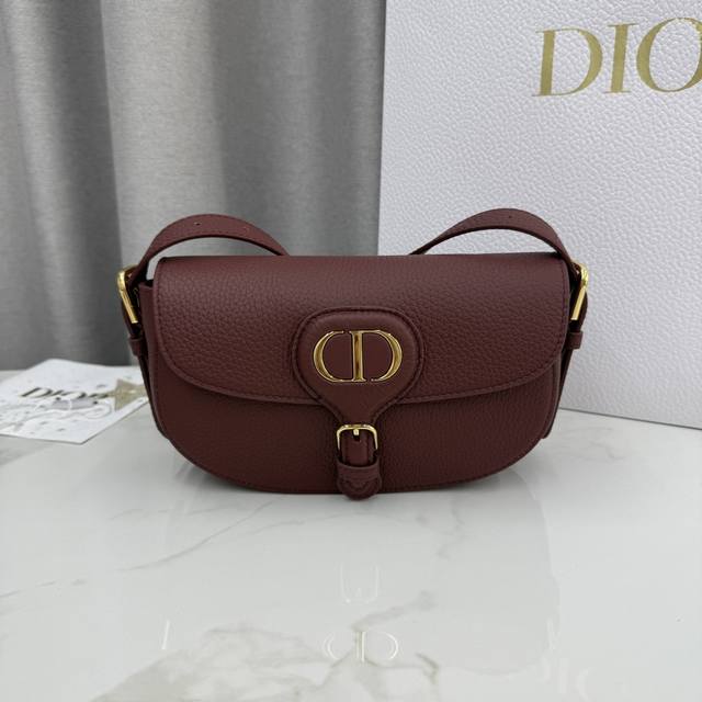 Top-tier replica of this Dior Bobby East-West handbag, a new addition to the 202