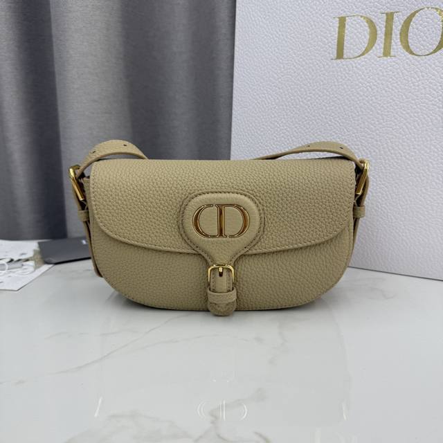 Top-tier replica of this Dior Bobby East-West handbag, a new addition to the 202