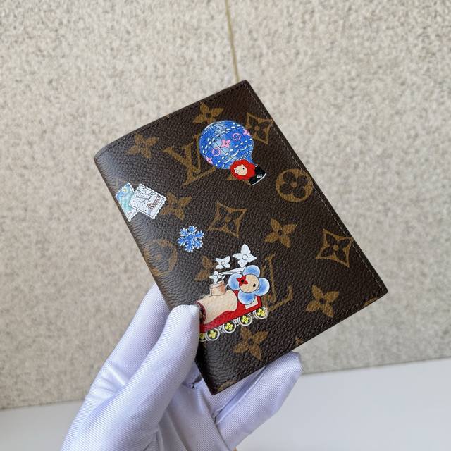 Authentic Top-Tier Original M15320 Passport. A whimsical "Couvertle Passport" fr