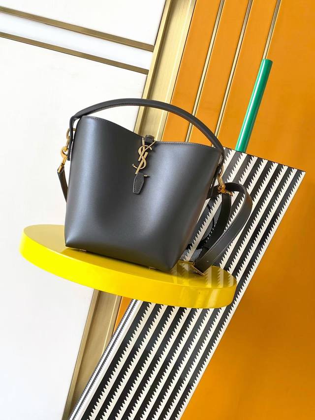 Authentic Le 37 Small Glossy Leather Handbag, New Style, Super Cute Bucket Bag w