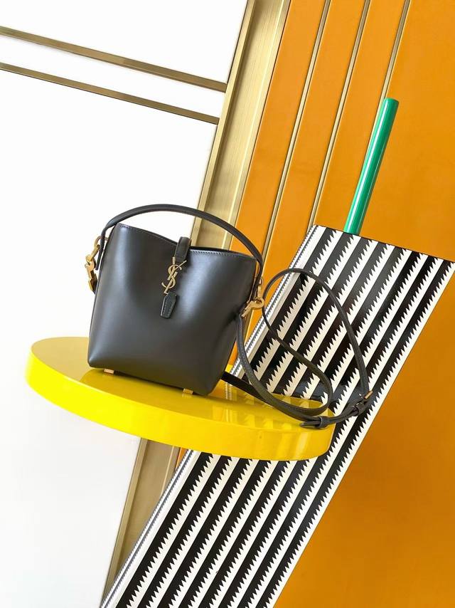 Authentic Le 37 Mini Glossy Leather Handbag, New Style, Super Cute Bucket Bag wi