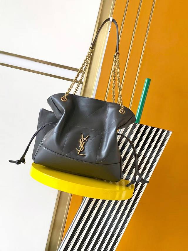 Authentic Finally, the small size is here! YSL new small Jamie 4.3 Large Pochon