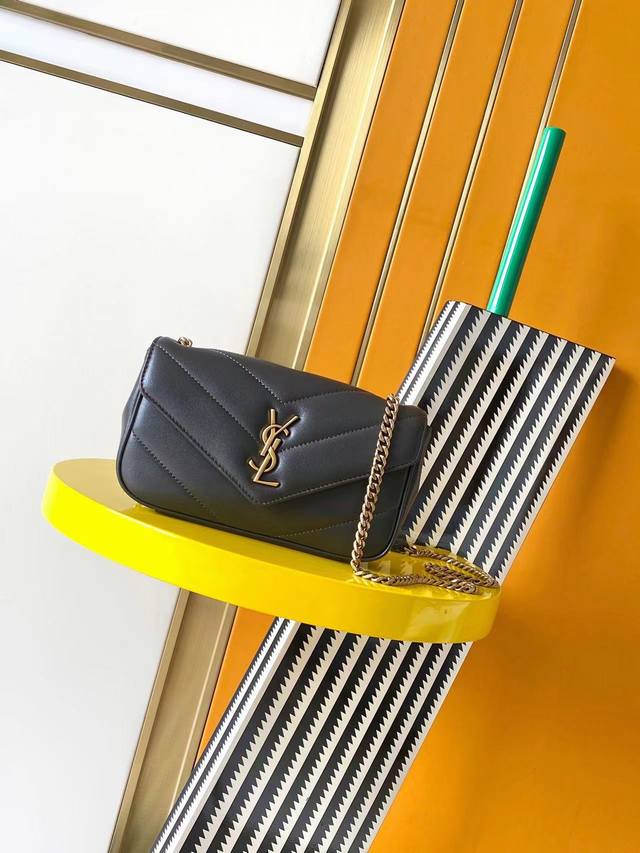 Authentic 25 Early Spring New Loulou Mini Leather. The leather is incredibly sof