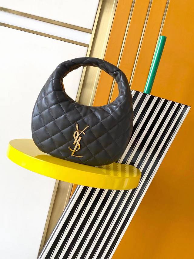 Authentic Icare Baby Urban Grey The highly anticipated croissant-shaped bag has