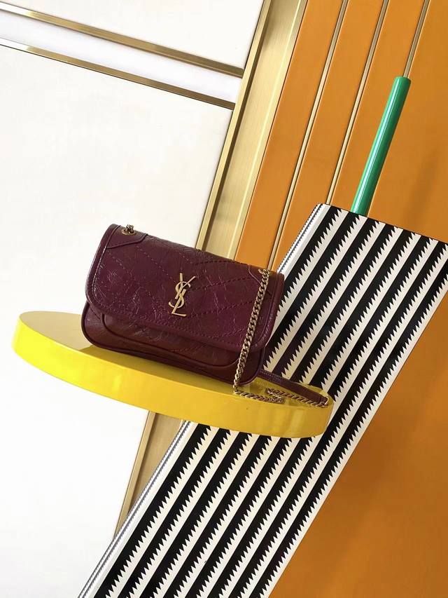 Authentic gold-label Niki bag, 18cm. Original leather with crackled texture. A f