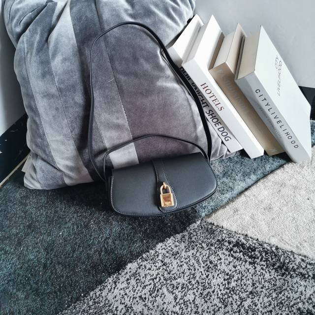 Authentic Cel*Ine Tabou Clutch. A great autumn/winter item, perfect for carrying