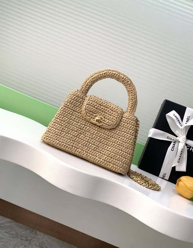 25C Kelly Fashion is cyclical. The highly sought-after vintage Kelly bag has bee