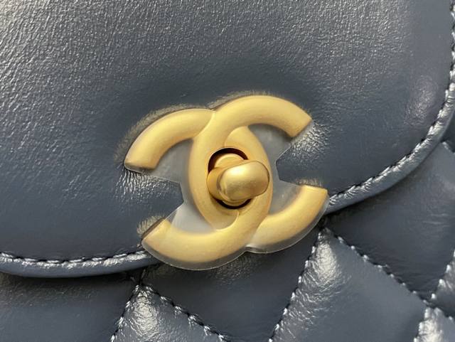 Chane1 24K Kelly Fall/Winter runway hot item is here! imported original leather