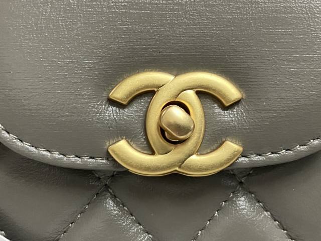 Chane1 24K Kelly Fall/Winter runway hot item is here! imported original leather