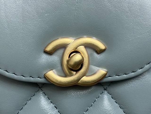 Chanel 1 24K Kelly Fall/Winter runway hot item is here! imported original leathe