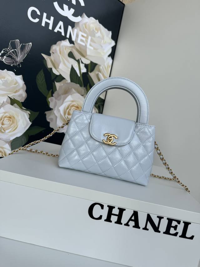 Exquisite Chanel 24 New Arrival! The all-black Chanel Fall/Winter 2024 handbag i