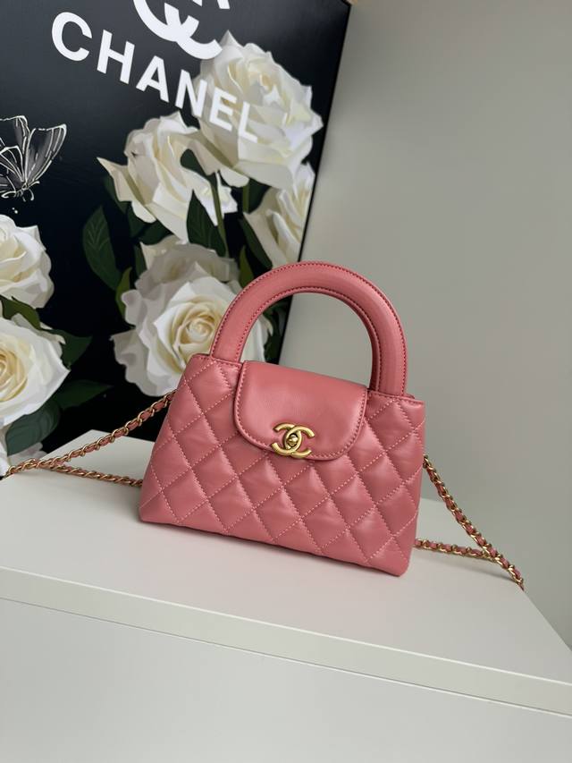 Exquisite Chanel 24 New Arrival! The all-black Chanel Fall/Winter 2024 handbag i