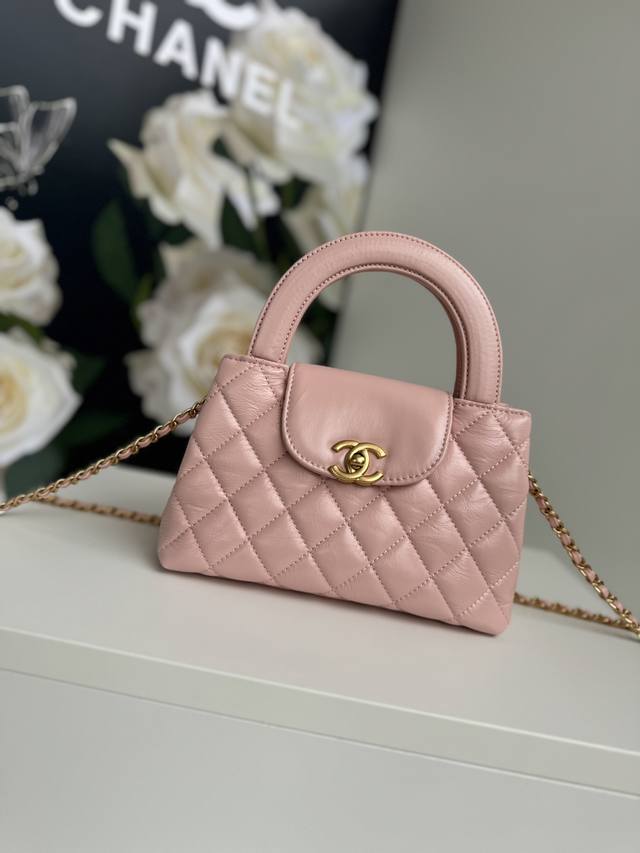 Exquisite Chanel 24 New Arrival! The all-black Chanel Fall/Winter 2024 handbag i