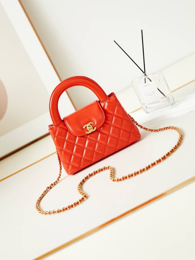 23K Kelly Handle Bag Fashion is cyclical; the highly sought-after vintage Kelly