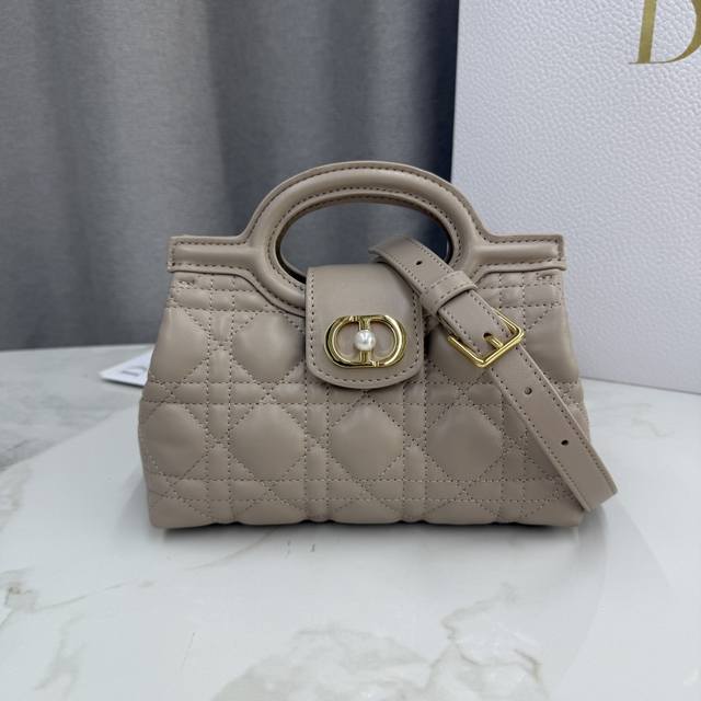 This Dior Jolie Top Handle mini chain handbag is a new addition to the 2026 Earl