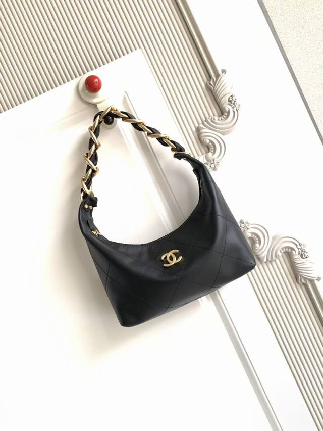 As5837 This new underarm bag is incredibly popular! There are countless requests