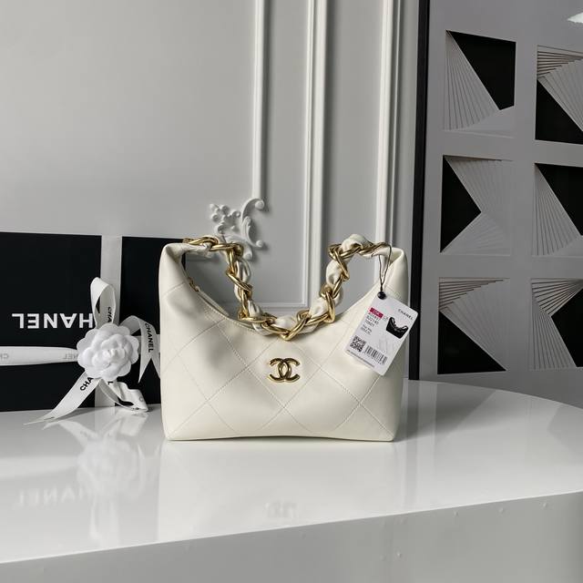 Chanel 25K Hobo Hippie Bag - A must-have for autumn and winter, exuding sophisti