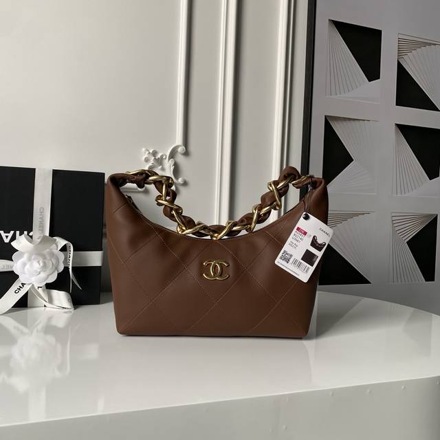 Chanel 25K Hobo Hippie Bag - A must-have for autumn and winter, exuding sophisti