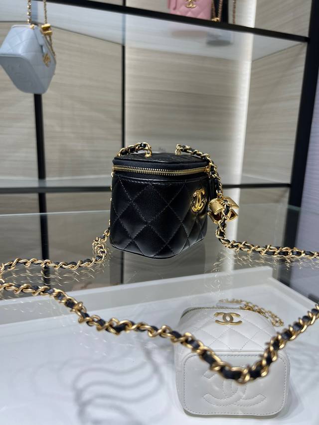 Ohanel 25B New Makeup Box Bag with Double C Buckle and Adjustable Chain (Ddd) Im