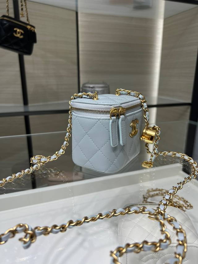 Ohanel 25B New Makeup Box Bag with Double C Buckle and Adjustable Chain (Ddd) Im