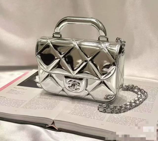 Top-quality original silver small size Ohanel 25K runway style gold patent leath