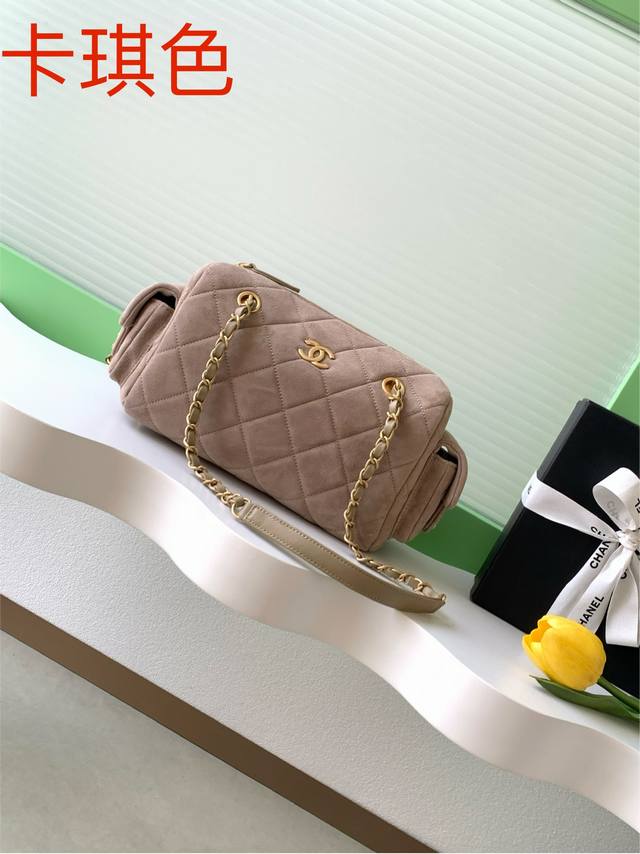 Top-quality replica Chanel 25K suede bowling bag. The bowling bag with brushed h