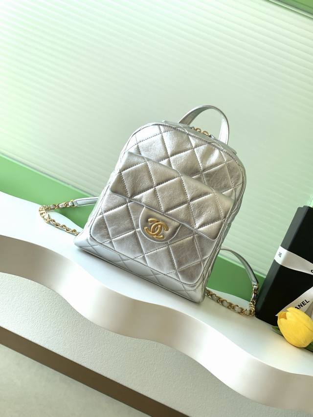 Top-quality replica Chanel 25K silver backpack. Super cool silver color~ a color