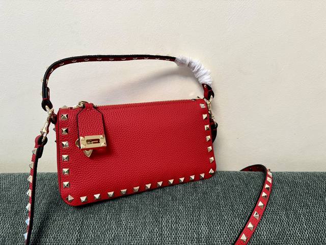 New Vt Small Handbag Model: 5500 Size: 19X13X7Cm Valentino Garavani Rockstud Sma