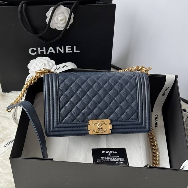 Le Boy Series 25cm Cowhide Leather Item No.: 67086 Size: 25cm*15cm*9cm Made of f