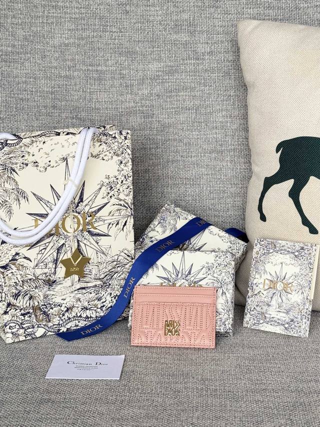 Authentic Quilted Miss Dior Freesia Card Holder, Lambskin Item No.: S3601Ubtk_M0