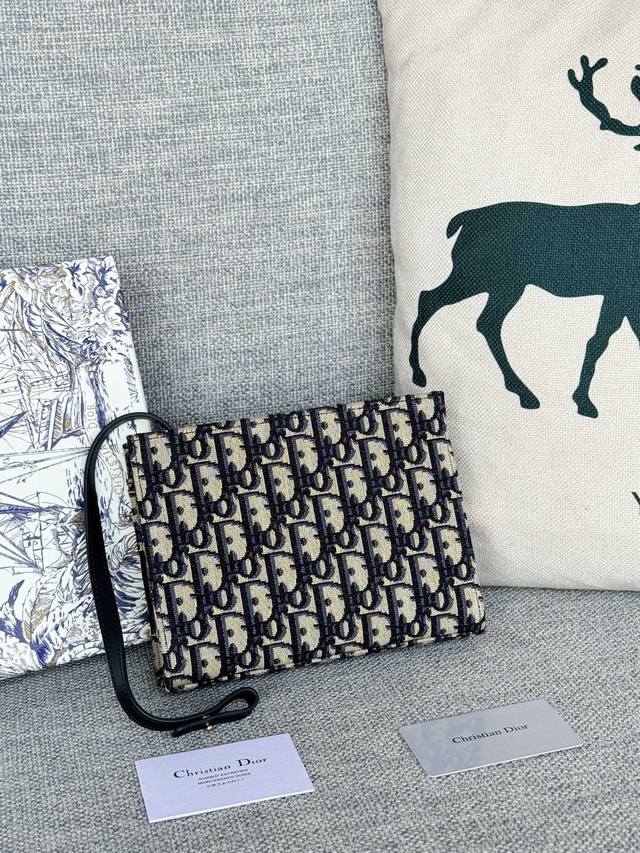 Authentic S5411 Small Utzq-M928-Tu -3100 Dior clutch bag modification is really