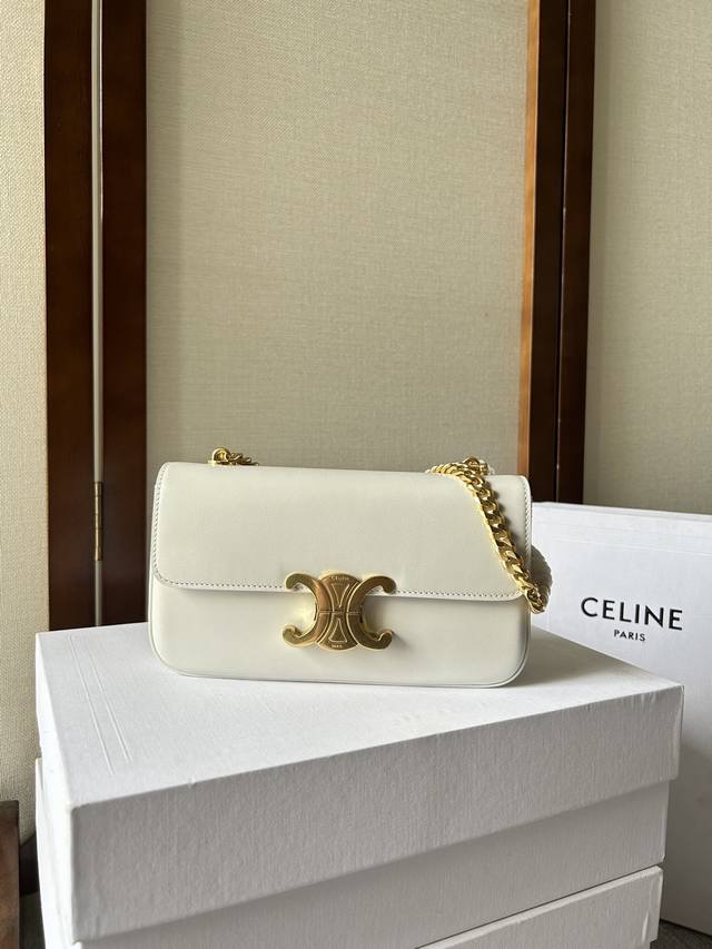 Chain Shoulder Bag 22S Early Spring Collection Short Chain Shoulder Bag is here!