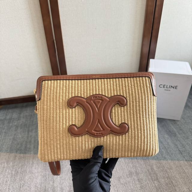 New Arrival! This Celine clutch bag is a basic design with the addition of a han